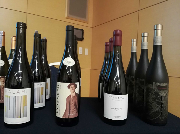 Ամերիկացի քննադատը Կորեայում ներկայացրել է հայկական գինին