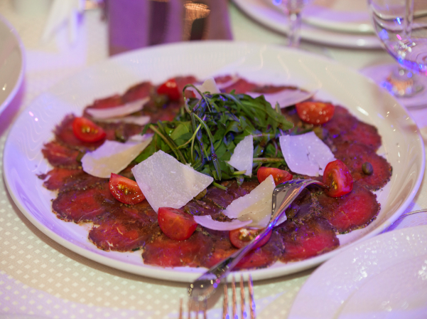 «Լիվինգսթոն». հեղինակային ուտեստներ՝ «թռչնի թեւերին»