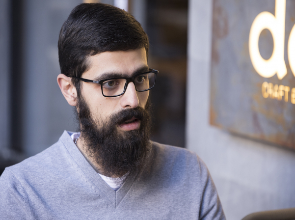 dors. 8 տեսակի կրաֆտային գարեջուր անսովոր կանաչ գարեջրատանը