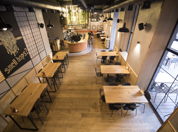 dors. 8 տեսակի կրաֆտային գարեջուր անսովոր կանաչ գարեջրատանը