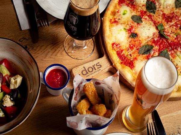 dors. 8 տեսակի կրաֆտային գարեջուր անսովոր կանաչ գարեջրատանը