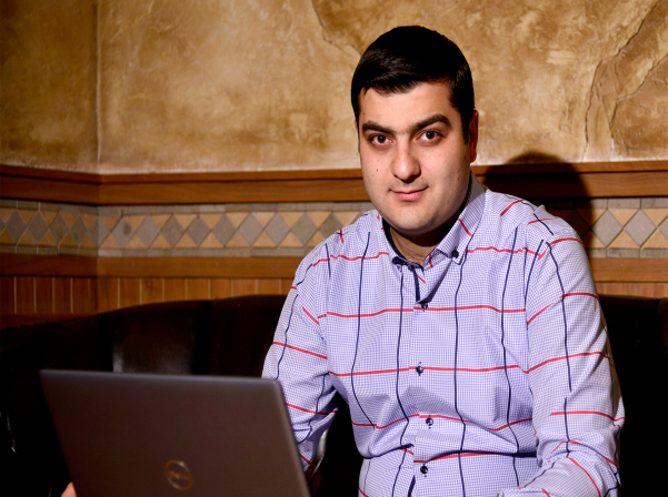 Մատուցողի օգնականից՝ մինչեւ ռեստորանի տնօրեն