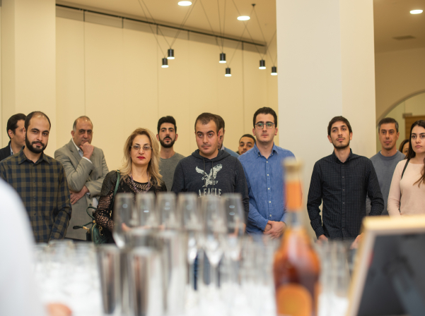 Կոկտեյլներ ամանորյա սեղանի համար. ուրբաթ երեկոն «Արարատում»