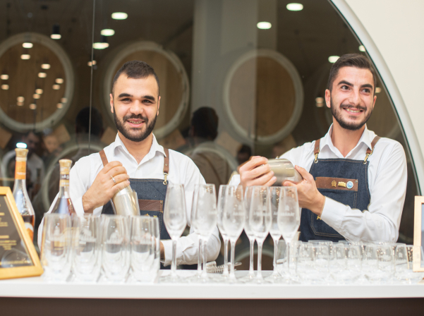 Կոկտեյլներ ամանորյա սեղանի համար. ուրբաթ երեկոն «Արարատում»