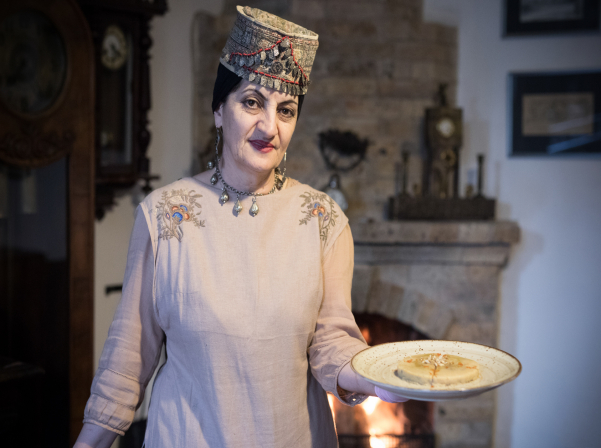 «Թոփիկ», «Ագուլիսյան», տնական օղի՝ թանգարան-սրճարանում