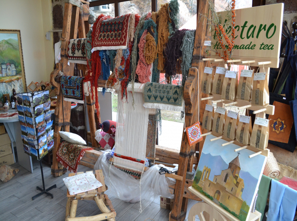 Վազգեն Խաչիկյանի «հեղափոխական եւ հակահեղափոխական ճագարը» 