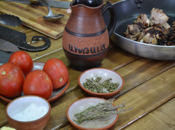 Վազգեն Խաչիկյանի «հեղափոխական եւ հակահեղափոխական ճագարը» 