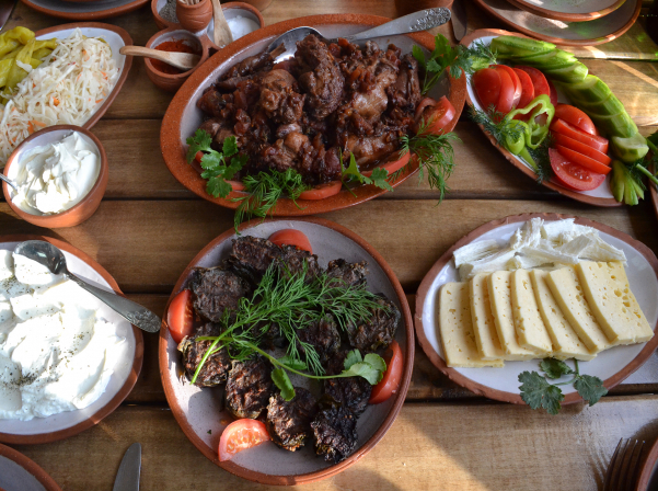 Վազգեն Խաչիկյանի «հեղափոխական եւ հակահեղափոխական ճագարը» 