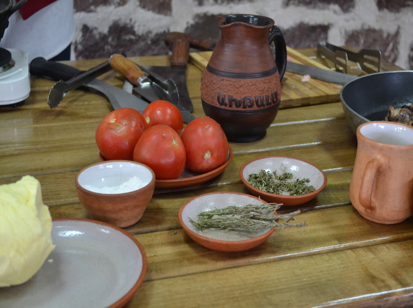 Վազգեն Խաչիկյանի «հեղափոխական եւ հակահեղափոխական ճագարը» 