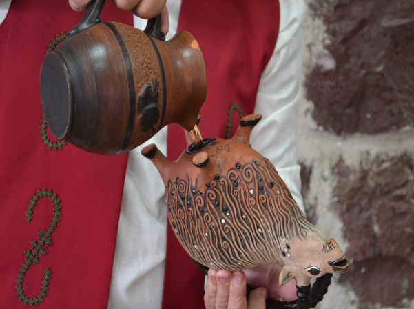 Վազգեն Խաչիկյանի «հեղափոխական եւ հակահեղափոխական ճագարը» 