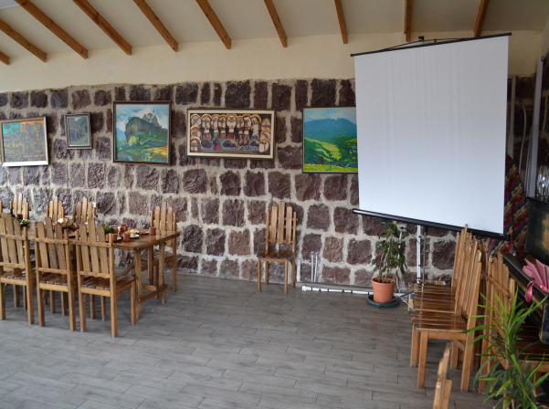 Վազգեն Խաչիկյանի «հեղափոխական եւ հակահեղափոխական ճագարը» 