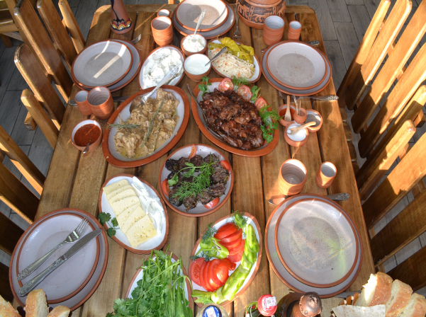 Վազգեն Խաչիկյանի «հեղափոխական եւ հակահեղափոխական ճագարը» 