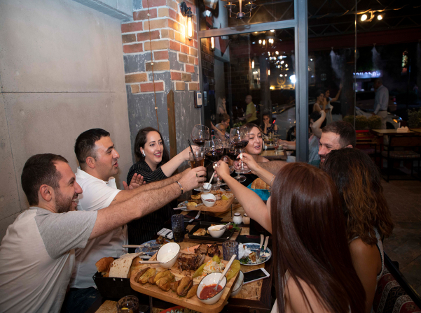 «Էթնոլոֆթ». Ռեստորանների փողոցի էթնիկ անկյունը