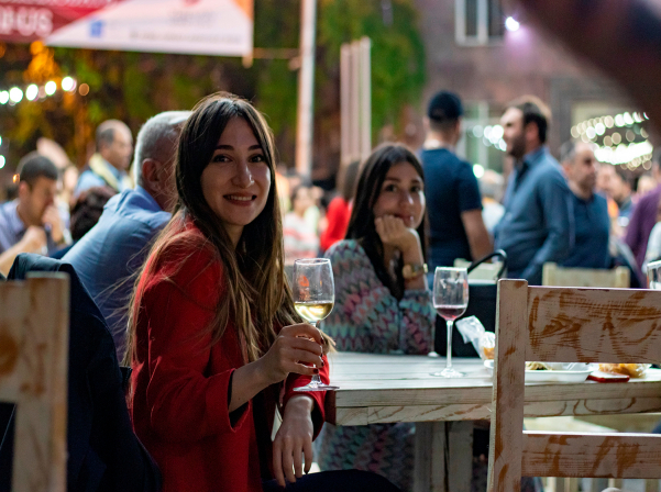 Գինեսերներն ընդդեմ COVID-19-ի. «Առցանց Երեւանի գինու օրեր» 