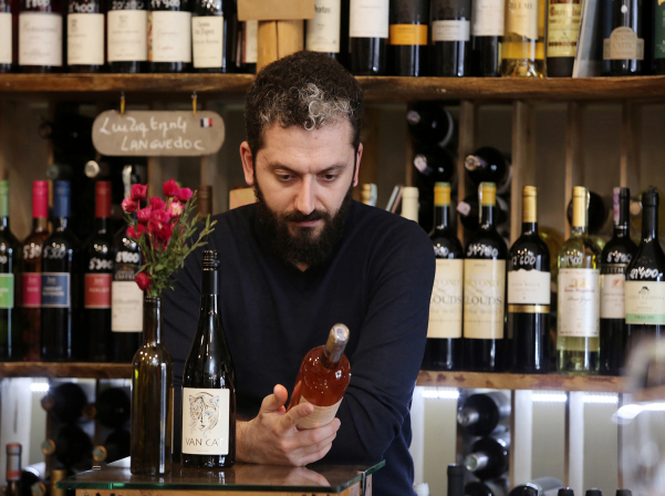 Արեգ Խոջոյանն առաջարկում է «գինովնալ գրագետ»