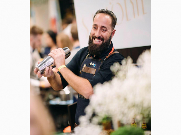 Բարմենները սովորեցնում են տանը կոկտեյլ պատրաստել