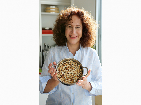 «Մայրիկ»-ի հիմնադիր Ալինը եւ իր նոր շոուն՝ Cook with Aline