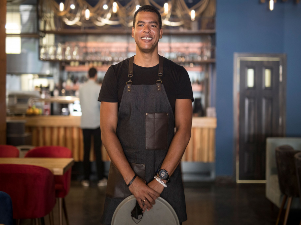 Կուբացի մատուցող Ռեյ Գավիլանը. «Այստեղ ինձ բոլորը սիրում են»