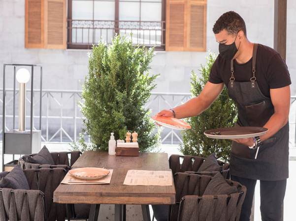 Կուբացի մատուցող Ռեյ Գավիլանը. «Այստեղ ինձ բոլորը սիրում են»