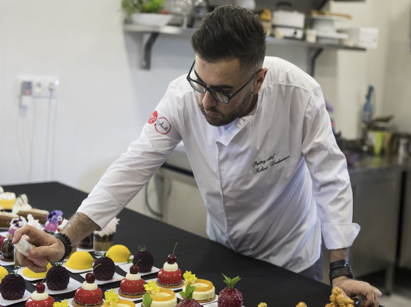 22-ամյա հրուշակագործը, 1 մլն մակարոնսի նպատակն ու «օգտակար» կարանտինը