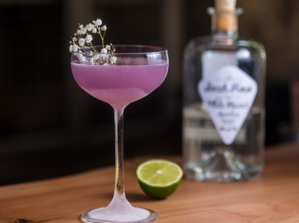 Երեւանի առաջին ջին բարը՝ Gouroo Club & Garden-ի պատշգամբում