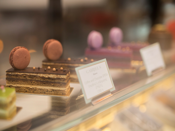 «Ալեքսանդրը», «Օպերան» եւ Gabriel's Patisserie-ի մյուս այցեքարտերը