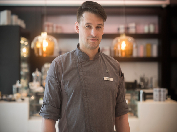 «Ալեքսանդրը», «Օպերան» եւ Gabriel's Patisserie-ի մյուս այցեքարտերը