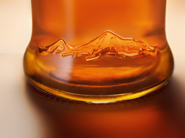 ARARAT официально представил новые бутылки и упаковку