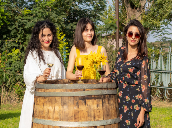 Տավուշի գինիներն ու Շամշադինի համերը՝ Այգեպանի տնակում