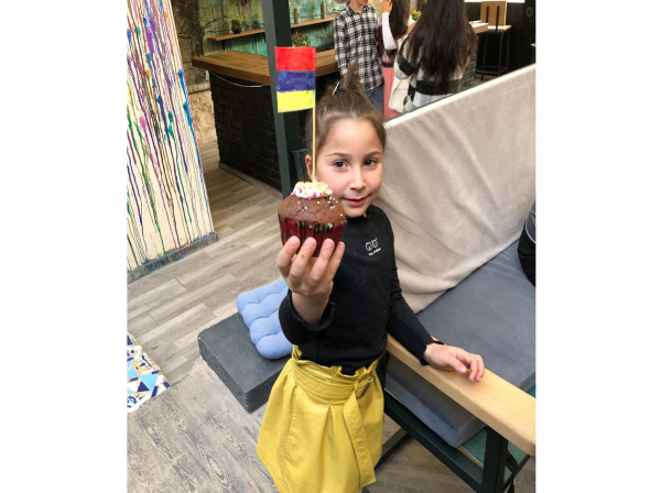 Արայիկ Ամզայանի եւ ընկերների «Կենտրոնական խոհանոց-Հայաստան»-ը