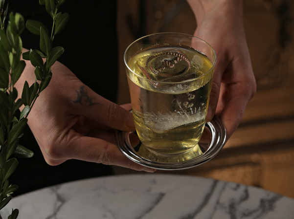 Bar Phoenix. «Արարատի» հիմքով կոկտեյլային ալքիմիա եւ «արբած» խոհանոց