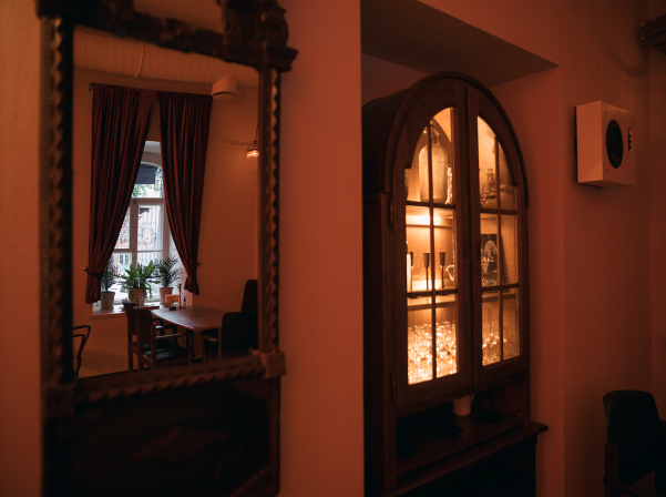 Bar Phoenix. «Արարատի» հիմքով կոկտեյլային ալքիմիա եւ «արբած» խոհանոց