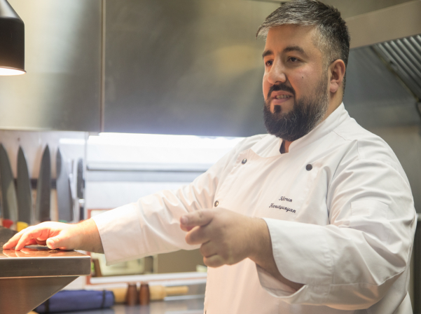 Ասիական ապուրները (եւ ոչ միայն) շեֆ Խորենի նորաբաց JanPhօ-ում