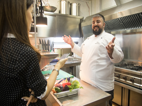 Ասիական ապուրները (եւ ոչ միայն) շեֆ Խորենի նորաբաց JanPhօ-ում