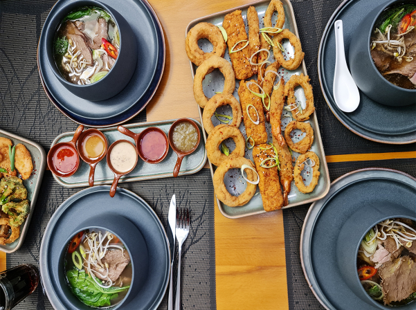 Ասիական ապուրները (եւ ոչ միայն) շեֆ Խորենի նորաբաց JanPhօ-ում