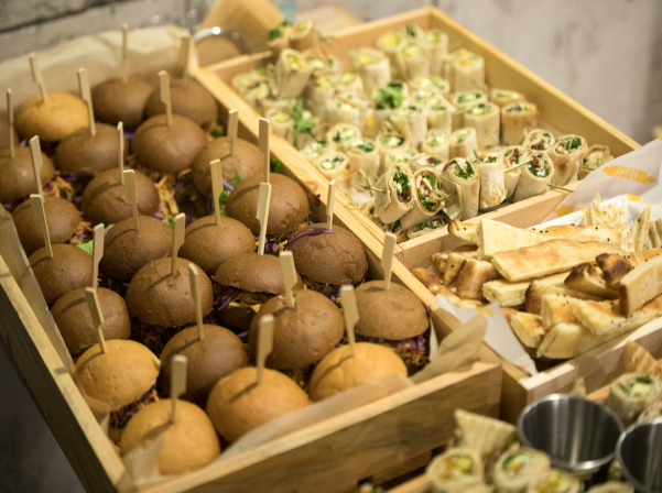 «Քoլի»-ի յուրօրինակ պատառներն ու Վարդայի մարդ-ռեստորանները