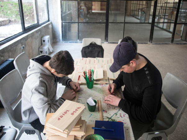 Խաղողի վազից մինչեւ շշալցում. մեկ օր գինեգործ երեխաների հետ