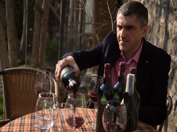 Sutak. ընտանեկան ավանդույթներով բնական գինին