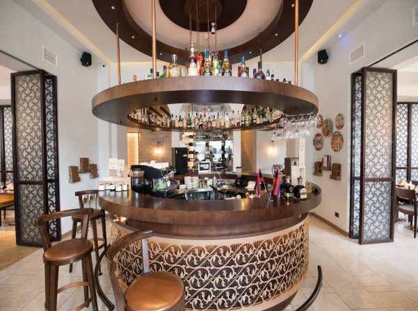 «Մայրիկ» ռեստորան. Մուսա լեռից Երեւանի կենտրոն ձգվող պատմություն