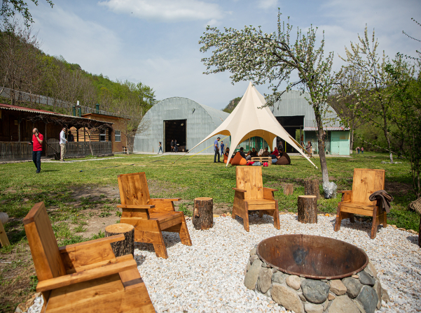 Լոռու խառնված համեր եւ ալկոհոլային թունդ խմիչք՝ «Անգար»-ում