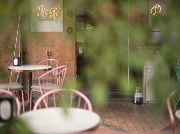 Սիրուն-աղջիկ Rooby-ն, նոր խոհանոցն ու առավոտյան շամպայնի ավանդույթը