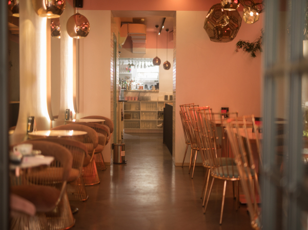 Սիրուն-աղջիկ Rooby-ն, նոր խոհանոցն ու առավոտյան շամպայնի ավանդույթը