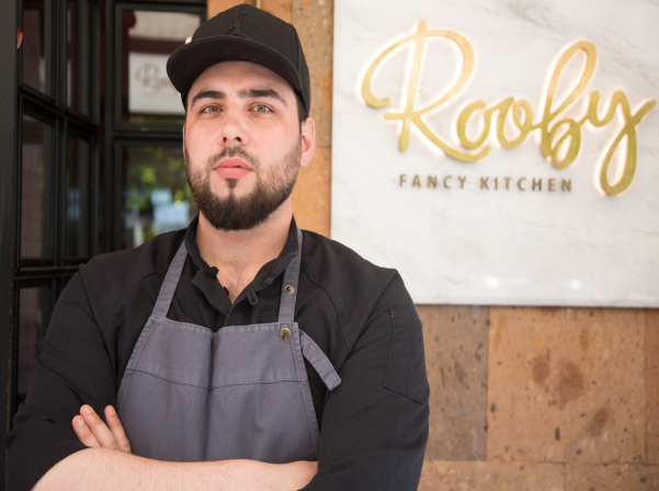 Սիրուն-աղջիկ Rooby-ն, նոր խոհանոցն ու առավոտյան շամպայնի ավանդույթը