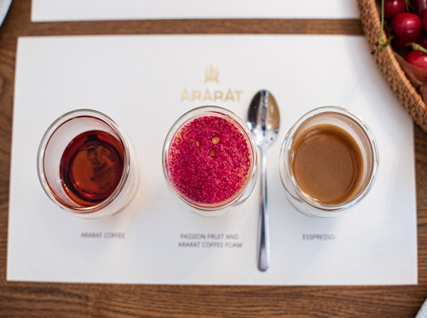 «Քարի ձայնն ու բույրը», «Արարատը» եւ Միկոյանի մակագրությունը