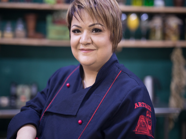 Նախկին զինվորական, այժմ խոհարար շուշեցի Ալյոնան ու վերադարձի հույսը 