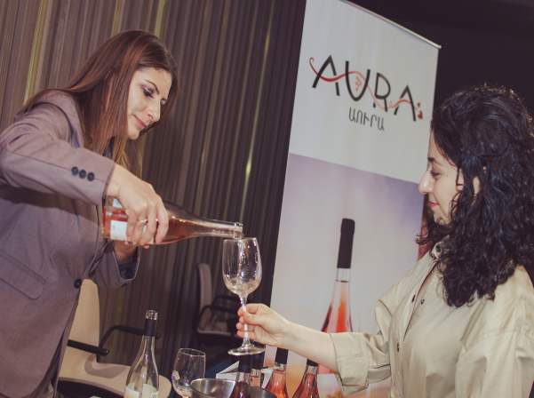 Ներկայացվել են սիրիահայ եւ կին սկսնակ գինեգործների գինիները