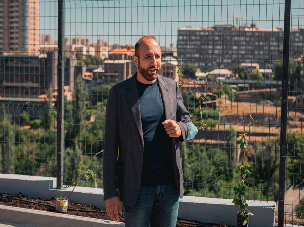 Երեւանի կոնյակի գործարանը «Կենդանի կանաչ պատ» է հիմնել