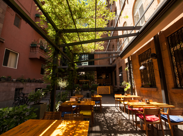 Tap Station. Ամիրյանի օազիսը՝ հեղինակային ուտեստներով ու գարեջրի կանգառով