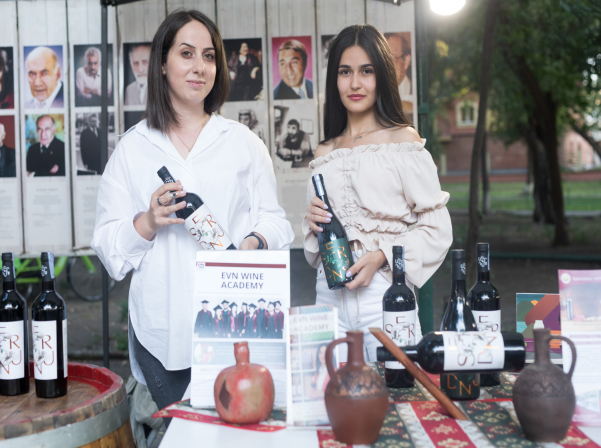 Spirit of Armenia փառատոն. հայկական ջին, տնական օղի, ուսանողական գինի