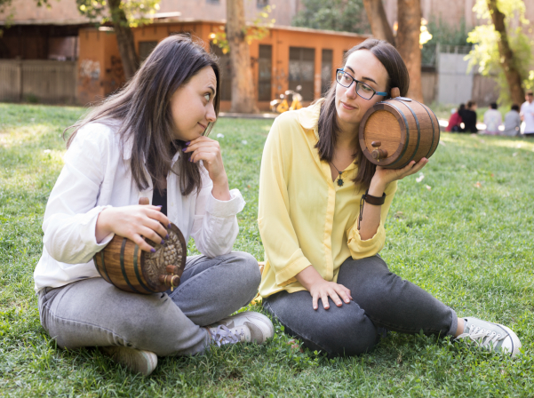 Պողոսյան քույրերի կաղնեփայտե տակառները եւ սպասվող գինին